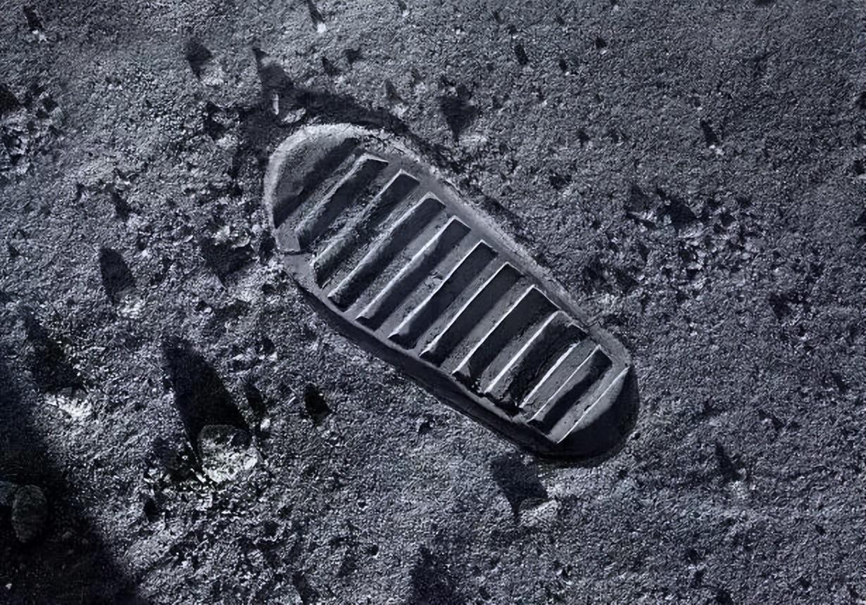 电影《独行月球》讲的什么故事？完整版剧情介绍