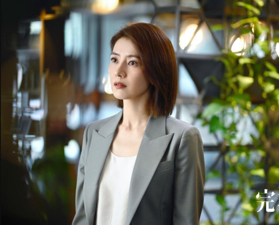 白发最适合染什么颜色（有白发的人适合染什么颜色头发）(图1)