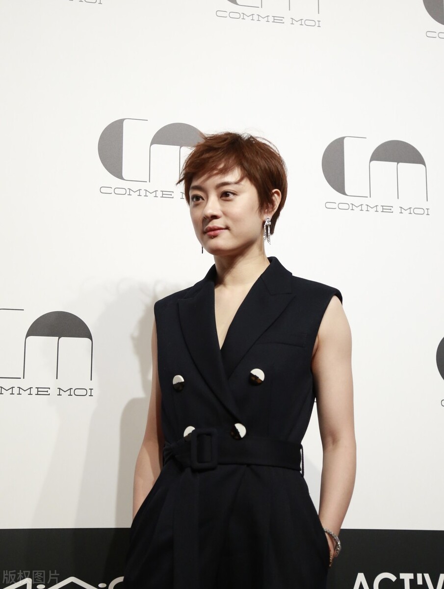 中国最有钱的10位明星，个个身价过亿，最高可达530亿