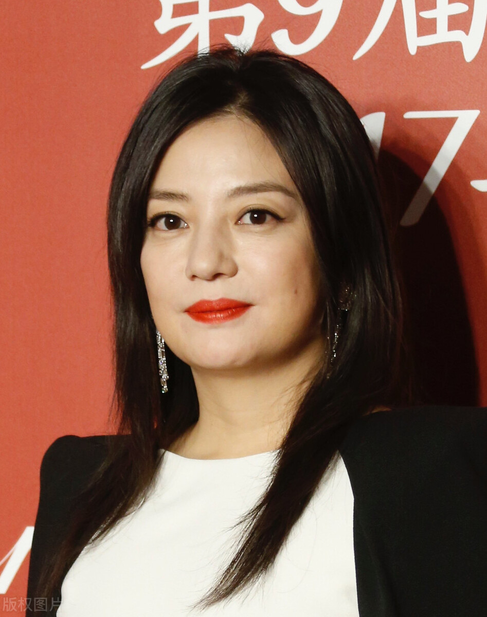 中国最有钱的10位明星，个个身价过亿，最高可达530亿