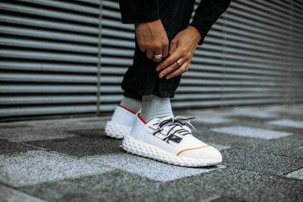 品牌鞋子排行榜前十名(十大奢侈品牌运动鞋排名)