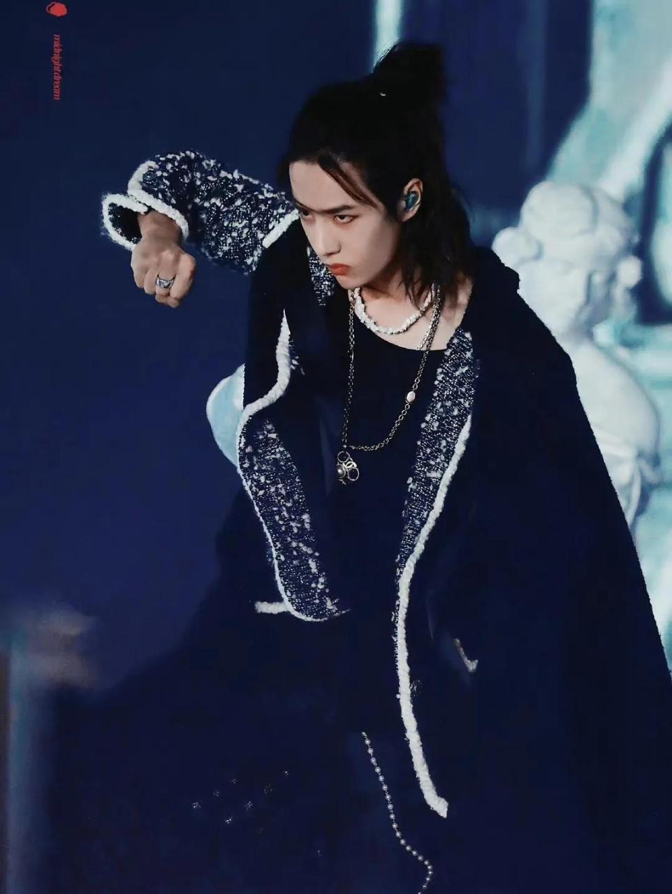 男生好看的长发发型（男明星“长发”造型只服这几位）