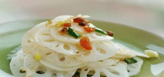 莲藕放久了变黑还能吃吗,莲藕买回来放了好多天了,削皮后里面有的地方黑黑的,还有很多棕色的点点,可是没有异味。能吃吗?图6