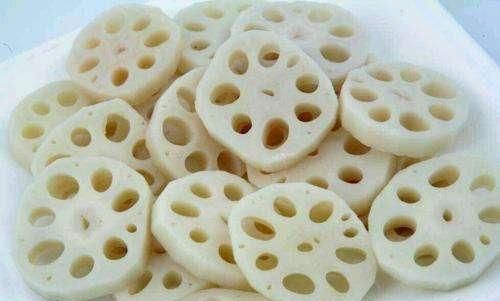 莲藕放久了变黑还能吃吗,莲藕买回来放了好多天了,削皮后里面有的地方黑黑的,还有很多棕色的点点,可是没有异味。能吃吗?图11