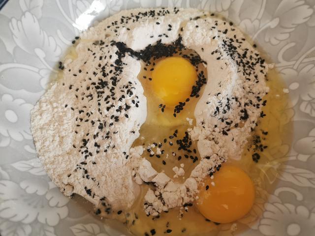 在家做麻叶如何做得酥脆（不用一滴水做好吃的麻叶）(4)