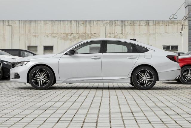 雅阁8代报价及图片参数（本田雅阁1.5T发动机16.98万起售）(5)