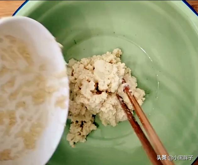 怎么用豆腐渣做饼（做饼又酥又香又健康）(3)