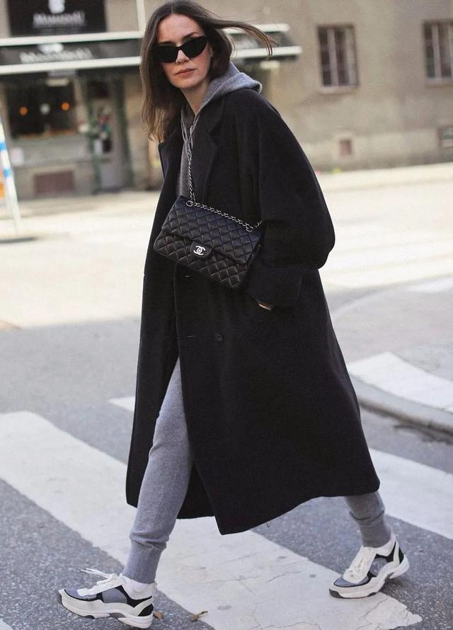 卫衣的五大穿法搭配（给你示范了卫衣的100种搭配）(75)