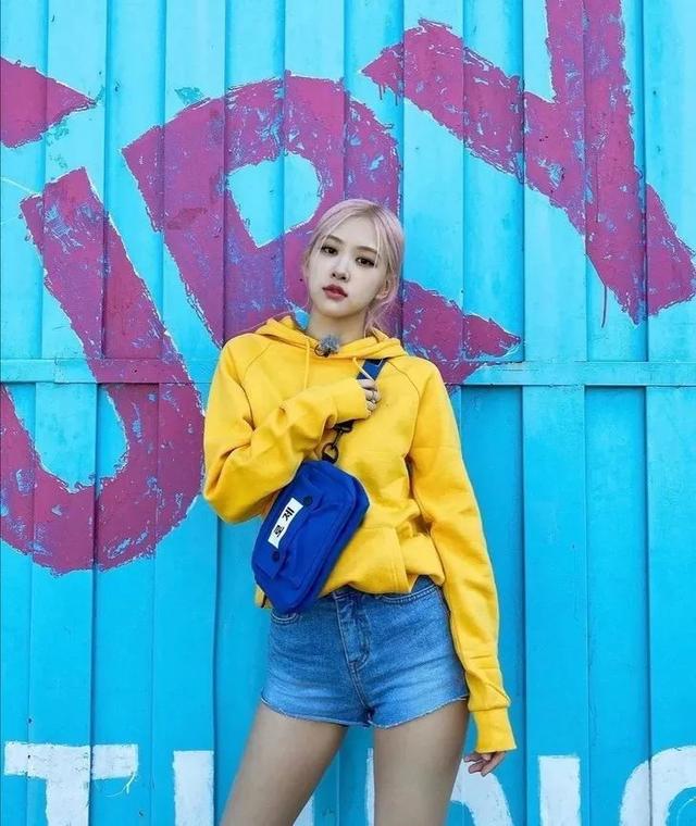 卫衣的五大穿法搭配（给你示范了卫衣的100种搭配）(19)