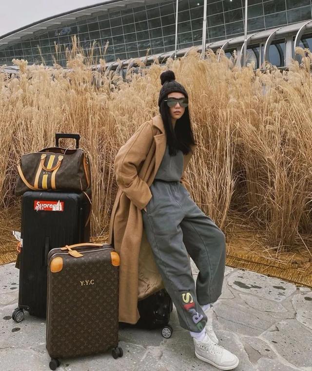 卫衣的五大穿法搭配（给你示范了卫衣的100种搭配）(84)