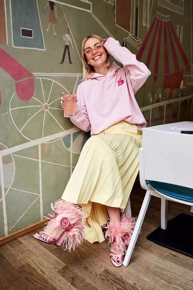 卫衣的五大穿法搭配（给你示范了卫衣的100种搭配）(55)