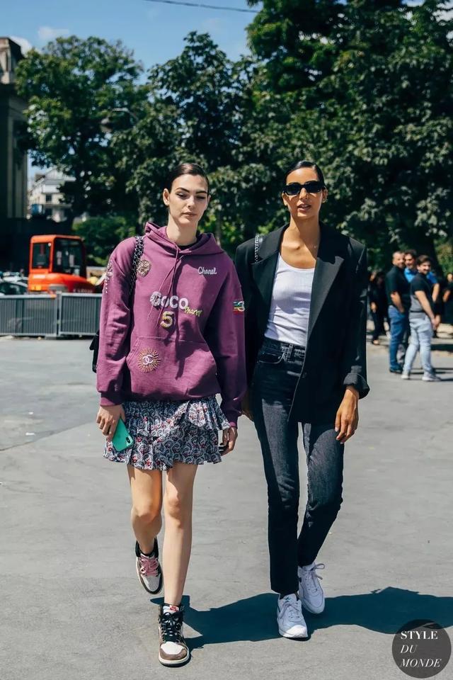 卫衣的五大穿法搭配（给你示范了卫衣的100种搭配）(16)