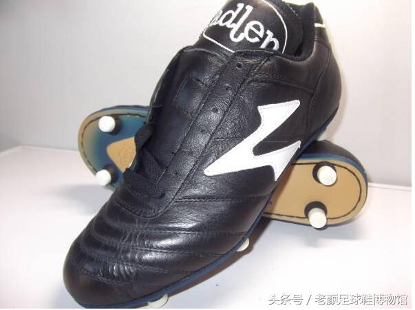 足球鞋分类（足球鞋品牌大百科）(10)