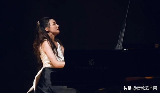 最厉害的钢琴演奏家（7位国内顶尖钢琴家云合奏保卫黄河）(16)