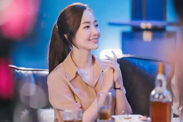 适合短发的明星高马尾(全靠这款发型金秘书才这么美)(31)