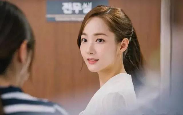 适合短发的明星高马尾(全靠这款发型金秘书才这么美)(29)