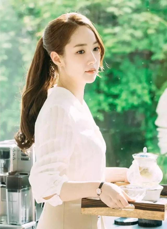 适合短发的明星高马尾(全靠这款发型金秘书才这么美)(30)