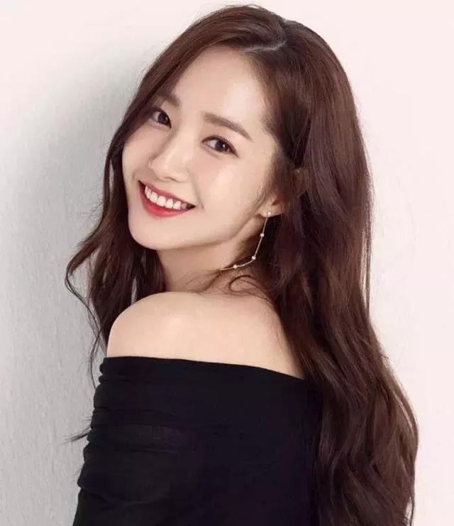 适合短发的明星高马尾(全靠这款发型金秘书才这么美)(10)