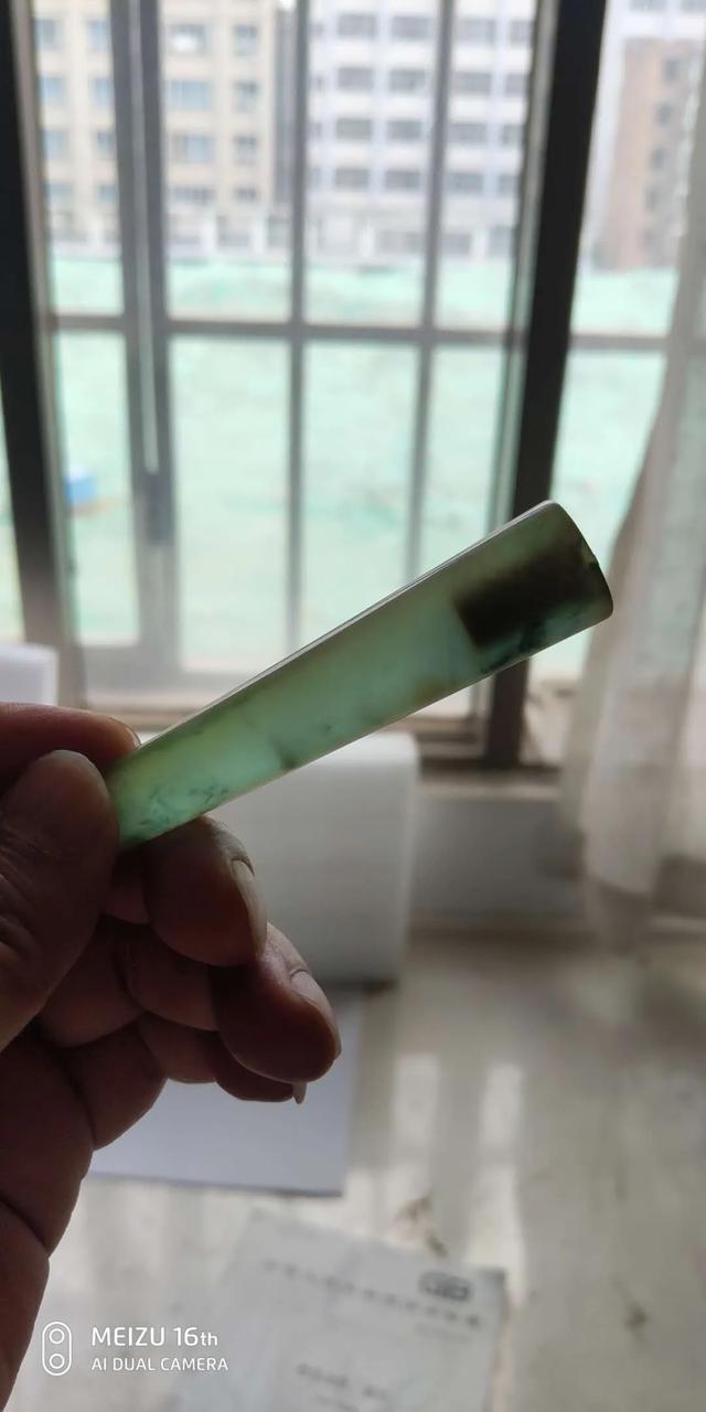 翡翠的实用鉴别方法有哪些（翡翠鉴定知识新手如何去分辨翡翠A）(7)