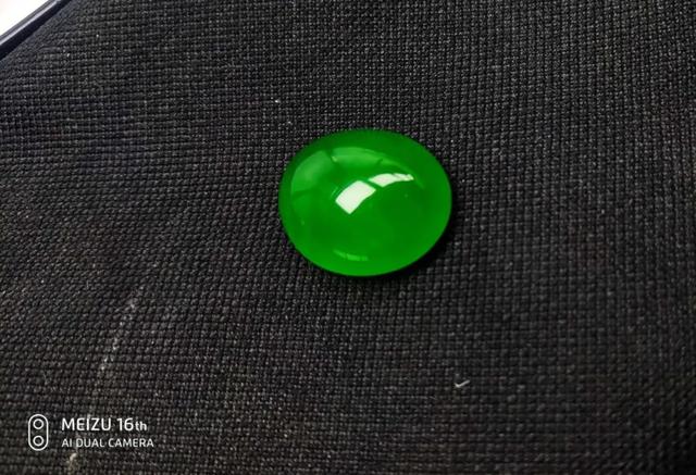 翡翠的实用鉴别方法有哪些（翡翠鉴定知识新手如何去分辨翡翠A）(1)