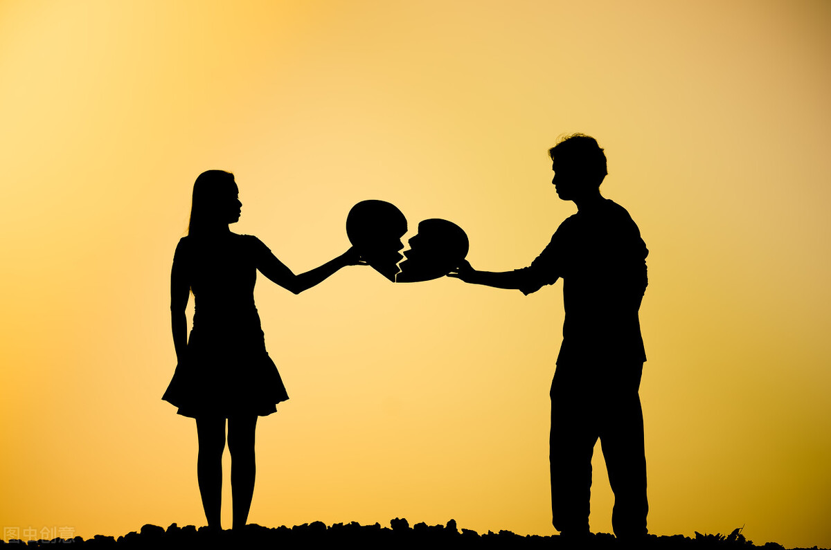 情侣之间为什么要有肢体接触(什么样肢体接触算暧昧)(图3) 情侣之间为什么要有肢体接触(什么样肢体接触算暧昧)(图3)