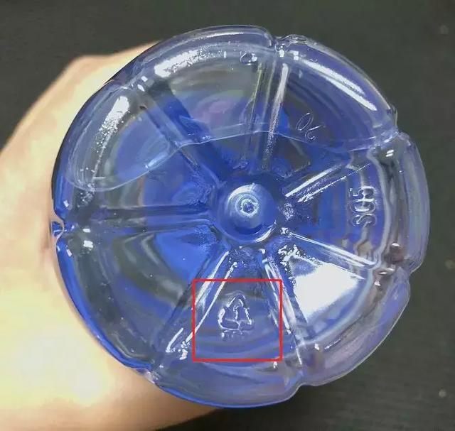 长期用塑料杯喝水有危害吗(长期用这样的塑料杯喝水)(3)