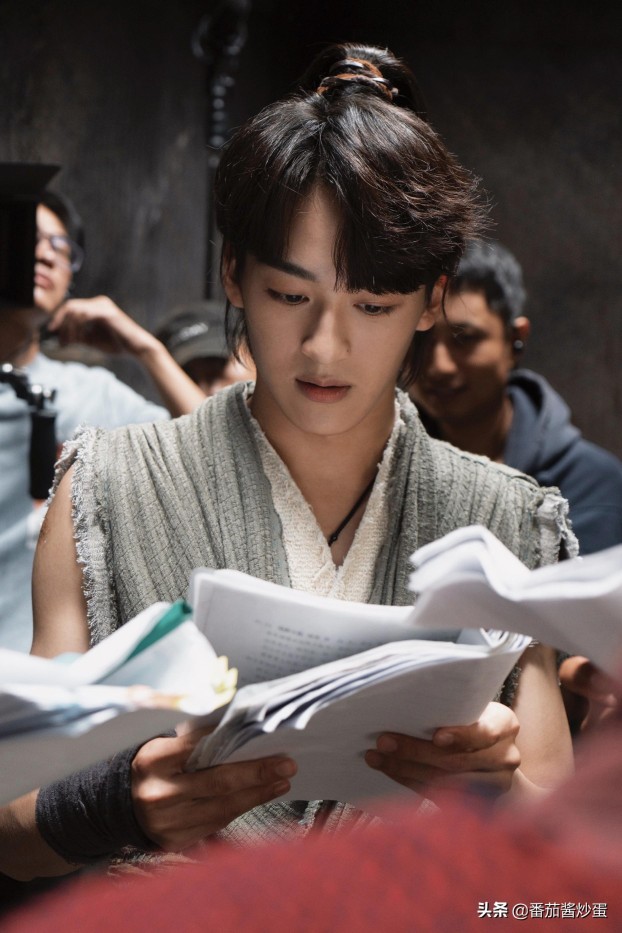 何洛洛当年为什么会错过高考，何洛洛个人资料简介