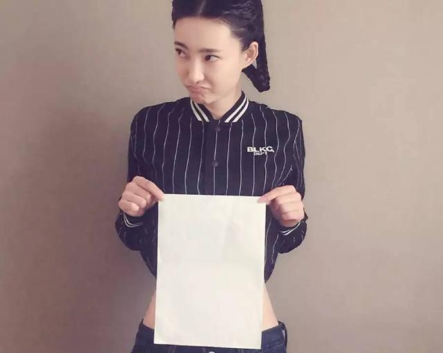 10大腹肌女明星图(谁的A4腰水分最大)(1)