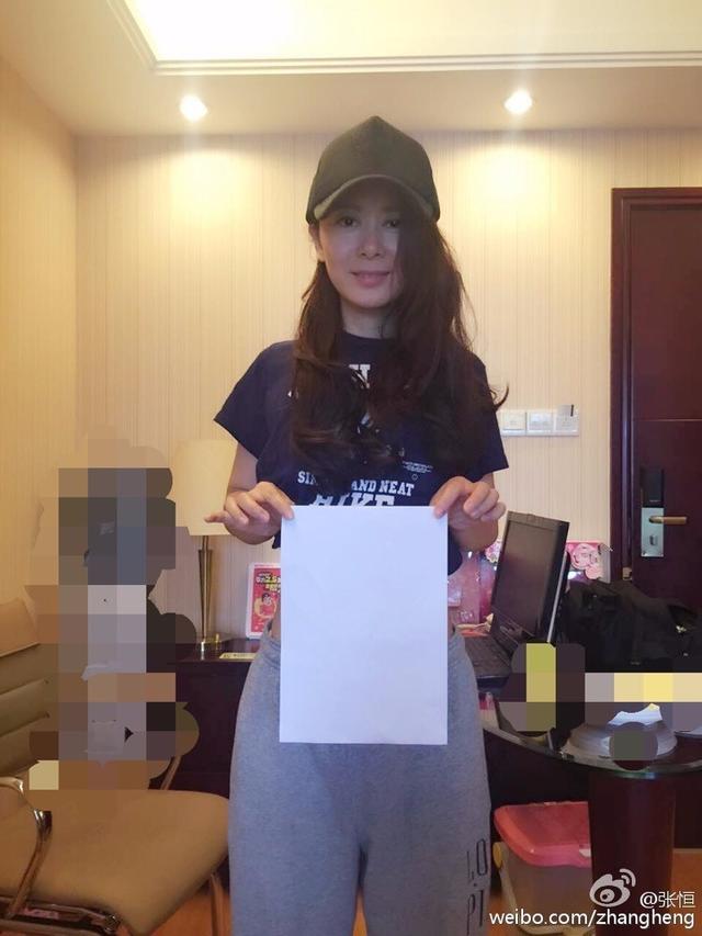 10大腹肌女明星图(谁的A4腰水分最大)(8)