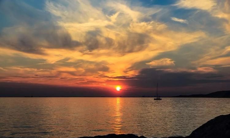 渚云低暗度什么意思