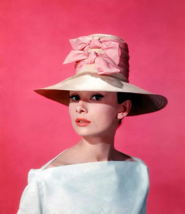 最好看的颈肩（拥有天鹅颈香肩）(1)