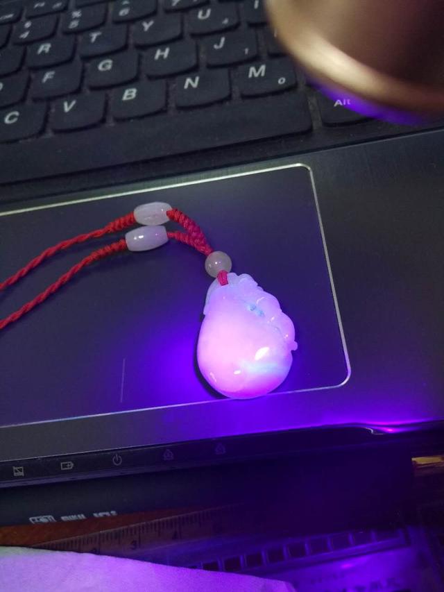 如何在家鉴定玉石翡翠(给大家介绍下在家也能鉴定翡翠玉器的方法)(3)