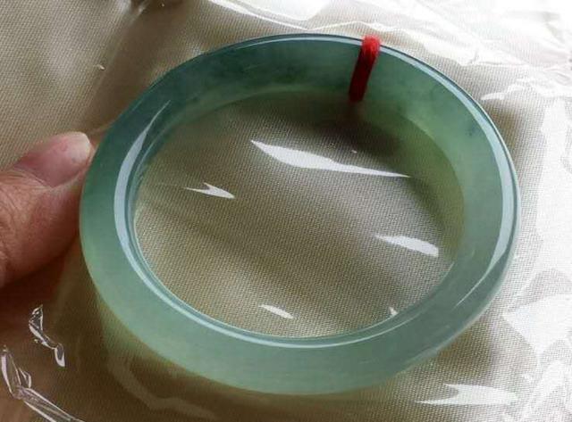 如何在家鉴定玉石翡翠(给大家介绍下在家也能鉴定翡翠玉器的方法)(14)