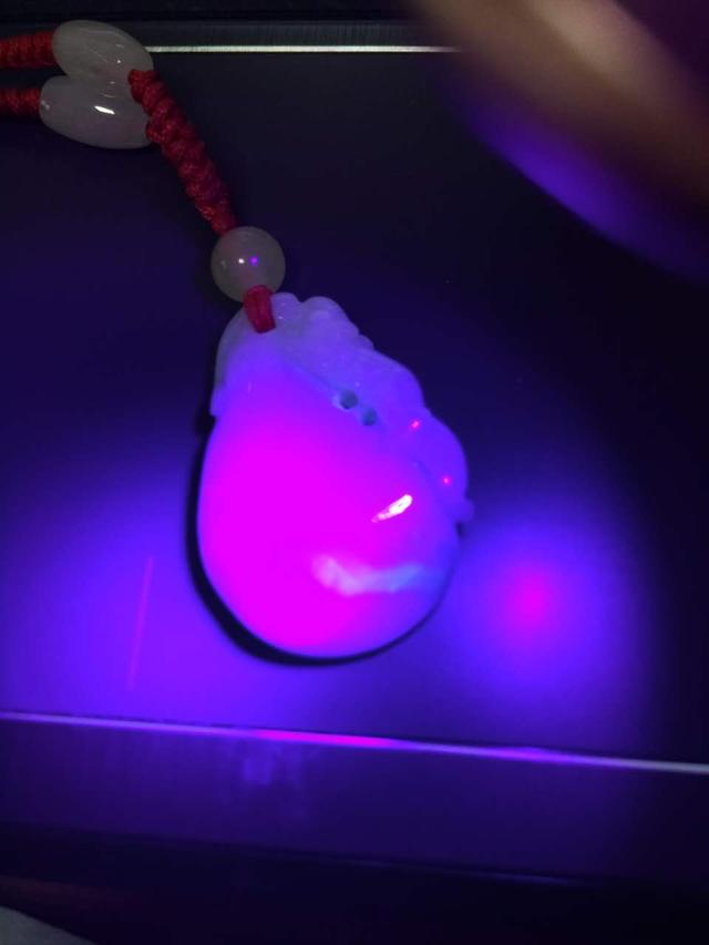 如何在家鉴定玉石翡翠(给大家介绍下在家也能鉴定翡翠玉器的方法)(8)