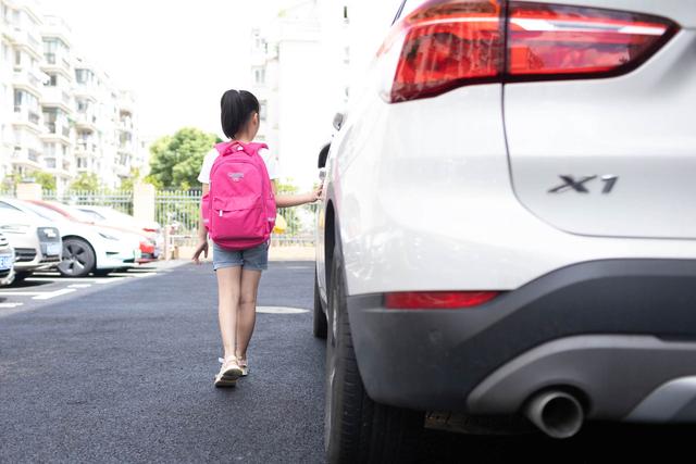 有道词典笔哪一款更适合小学生用（让宝宝爱不释手的专业级学习工具）(39)