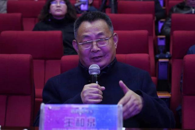 玉芬扮演者王雅捷与赵本山（拒绝赵本山嫁给了于洋）(24)