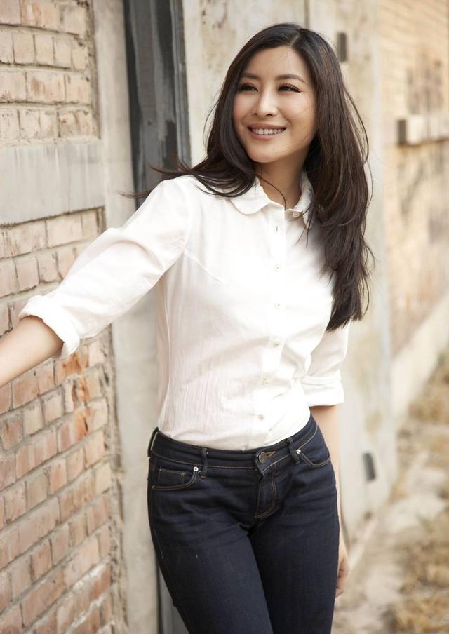 玉芬扮演者王雅捷与赵本山（拒绝赵本山嫁给了于洋）(14)