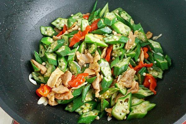 秋葵怎么凉拌才好吃家常做法（6种秋葵最鲜嫩爽口的做法）(23)