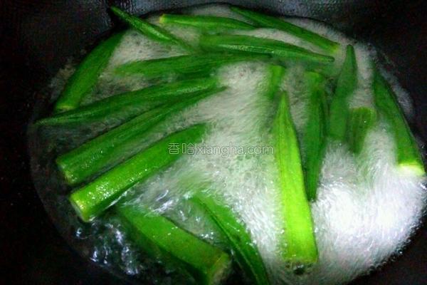 秋葵怎么凉拌才好吃家常做法（6种秋葵最鲜嫩爽口的做法）(29)