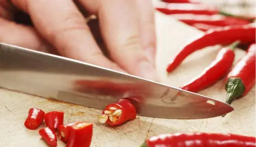 切完辣椒感觉很辣手,切完辣椒很辣手怎么办图5
