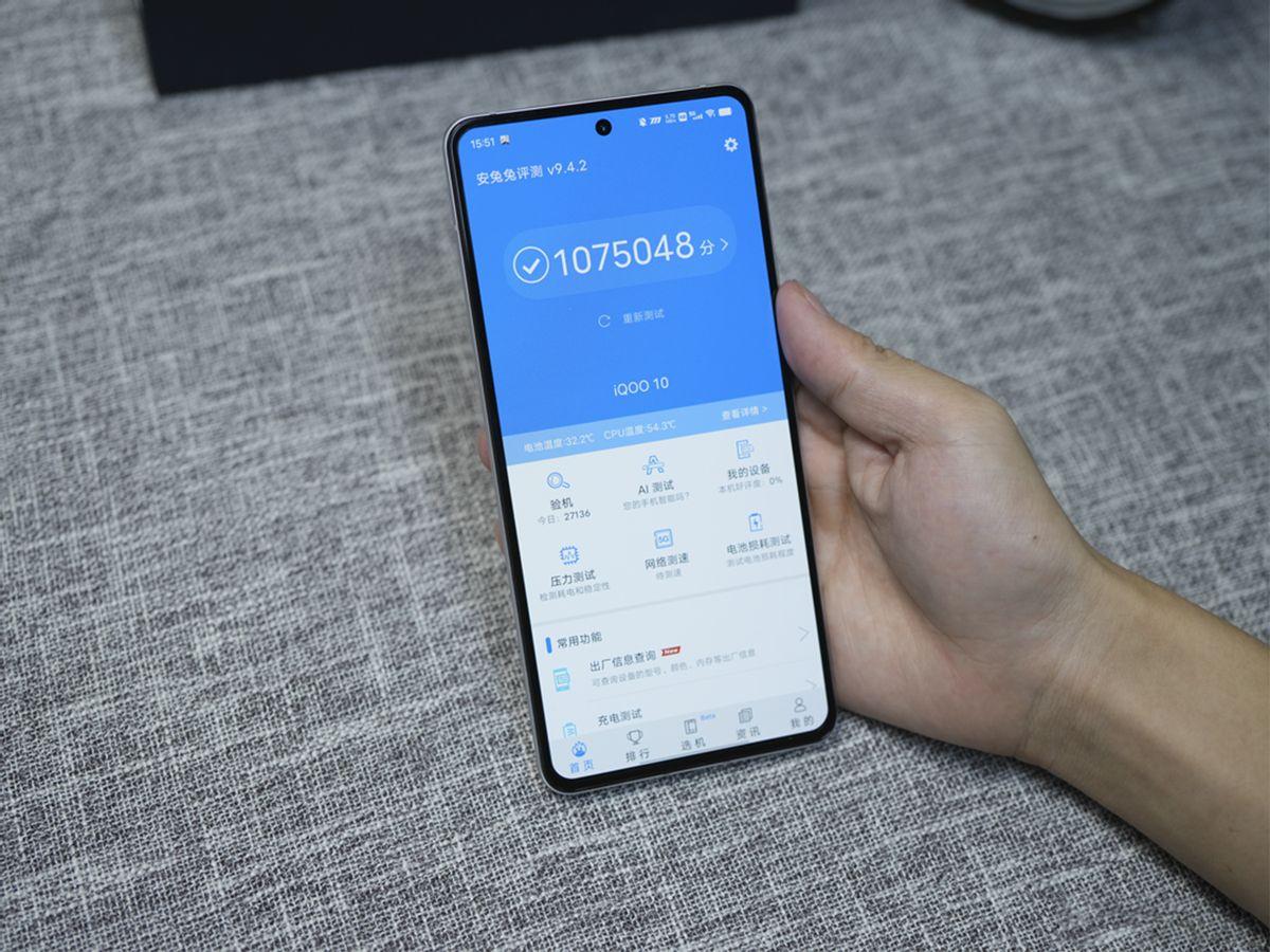 性价比高的手机三千以内（三千左右最值得入手的手机）(图1)