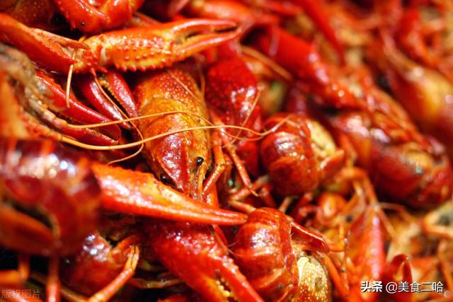 清洗小龙虾的简单正确方法（清洗小龙虾你用对方式了吗）(1)