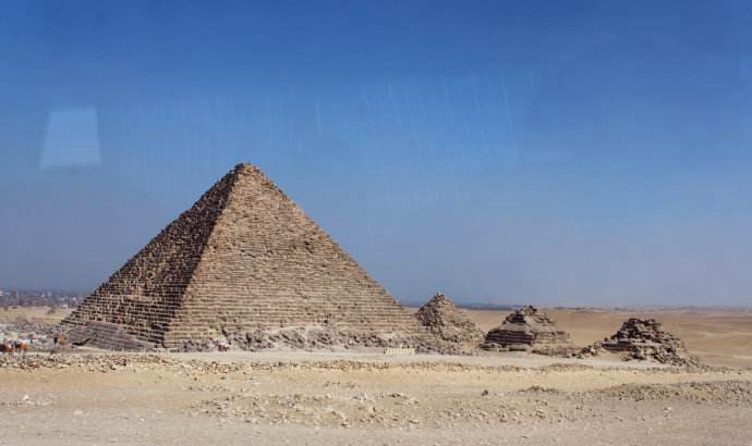 金字塔是人类造的吗