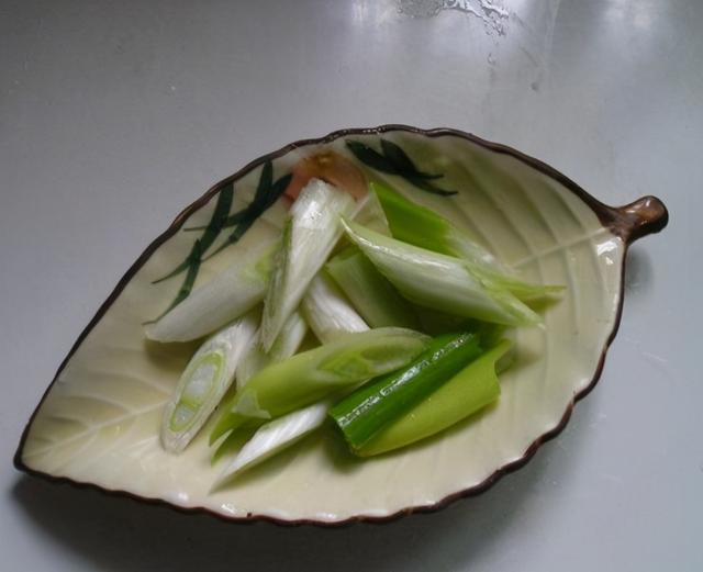 四喜丸子最经典做法(经典名菜四喜丸子)(10)