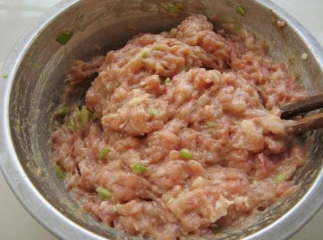 四喜丸子最经典做法(经典名菜四喜丸子)(7)