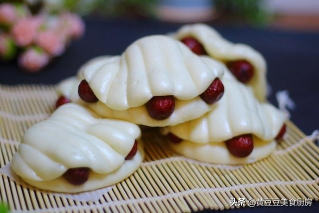 枣花馒头的12种做法（学会这款枣花馒头过年给家人露一手）(17)