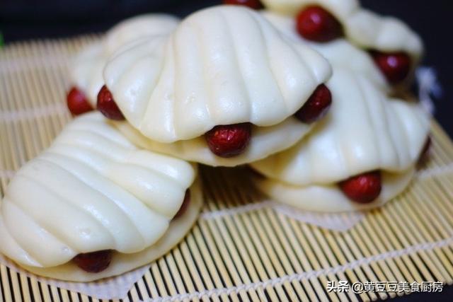 枣花馒头的12种做法（学会这款枣花馒头过年给家人露一手）(1)