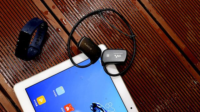 荣耀v6和waterplay(荣耀Waterplay平板完胜苹果iPad)(2)