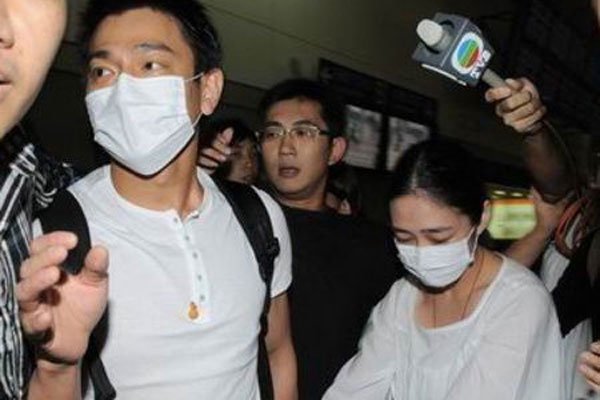 刘德华浑家朱丽倩图片 第一任浑家喻可欣是谁