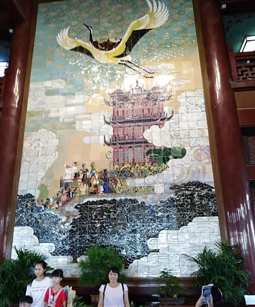 唐朝诗人李白写的《黄鹤楼之千年预言》